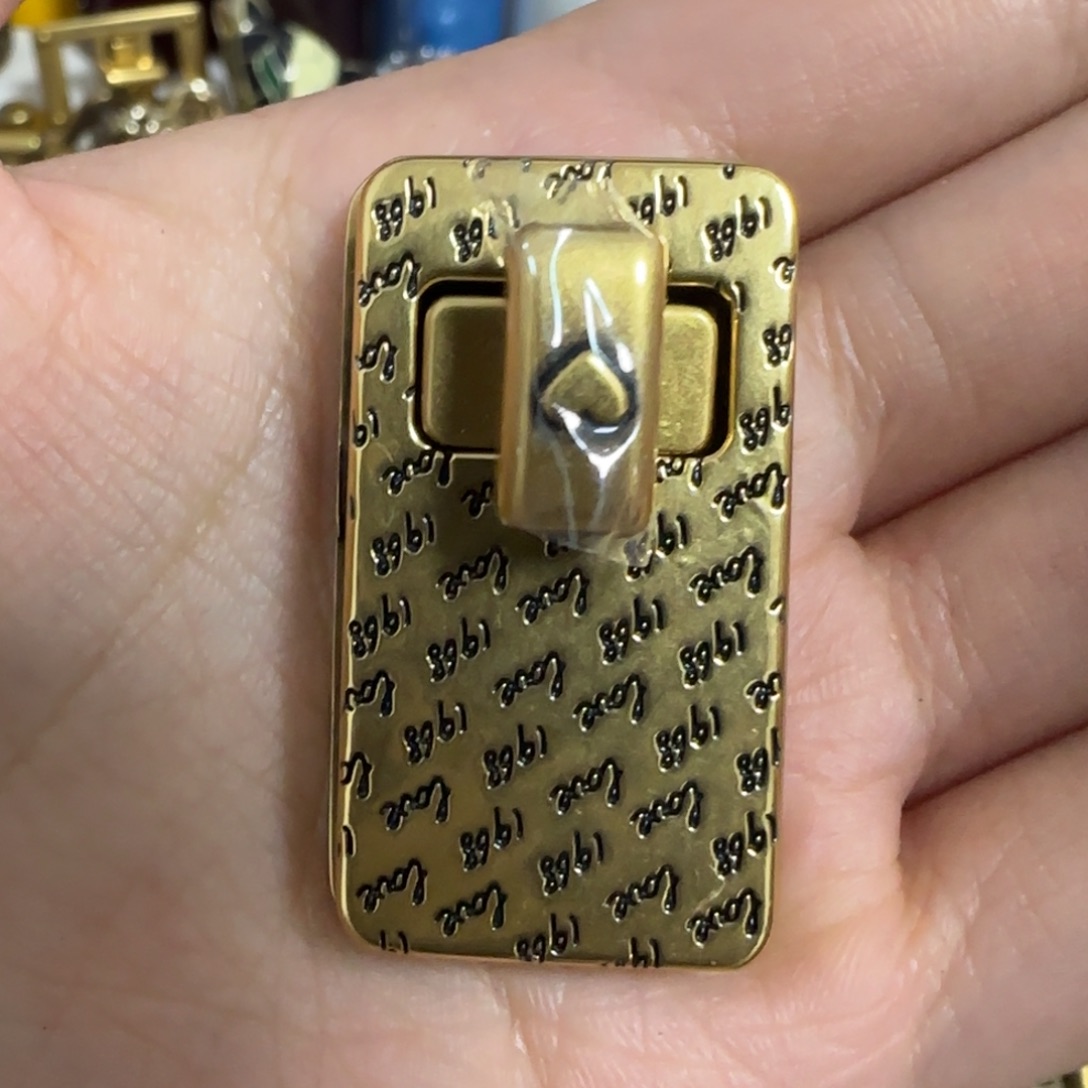 古铜色扭锁15元2个