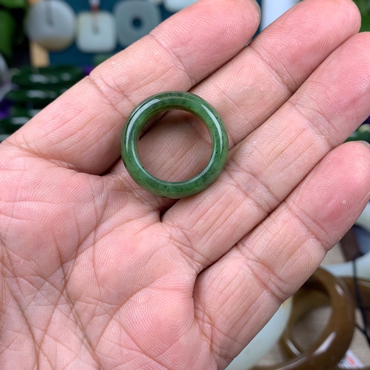 红***帆和田玉未镶嵌戒指