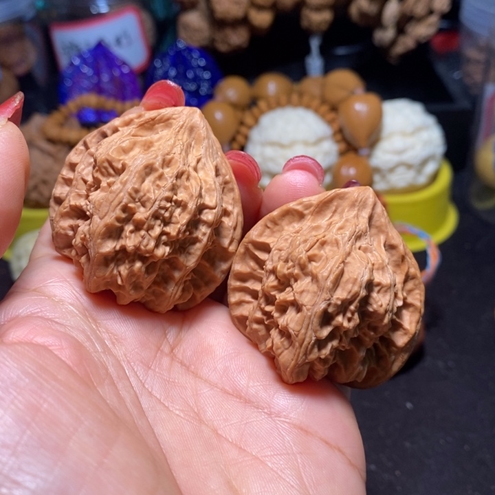 肘***子把件桃核火焰马蹄全品41