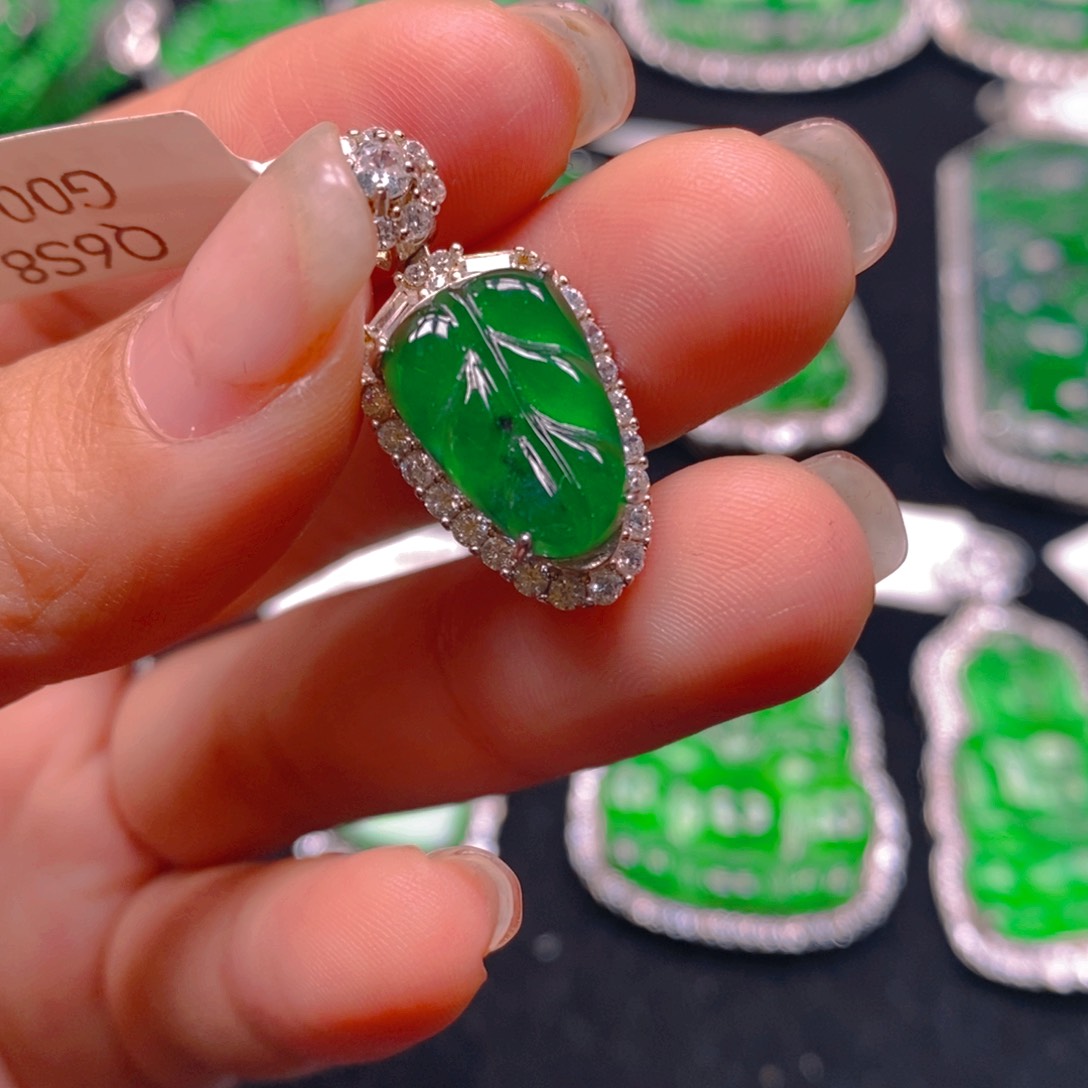 翡翠颈饰银S925镶嵌88888888888