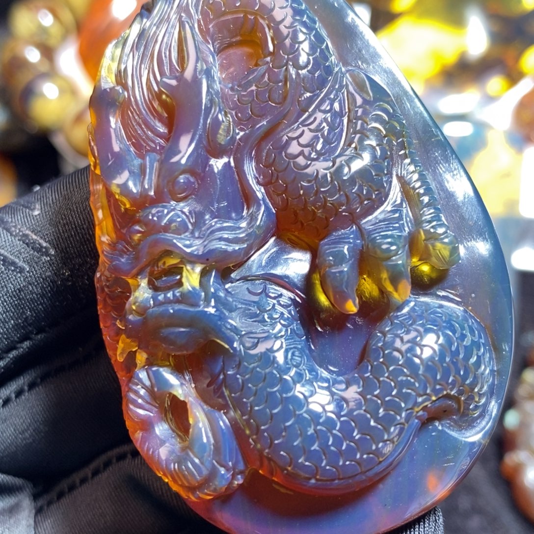 琥珀未镶嵌裸石有虫