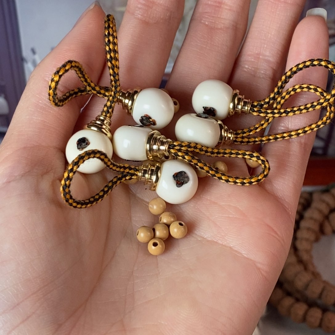 吊坠金刚菩提42号驼骨三通一颗9左右