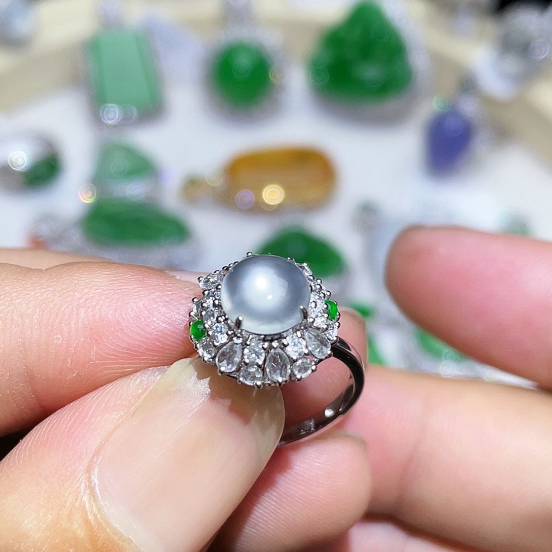 翡翠18K金镶嵌吊坠(不含链)回流