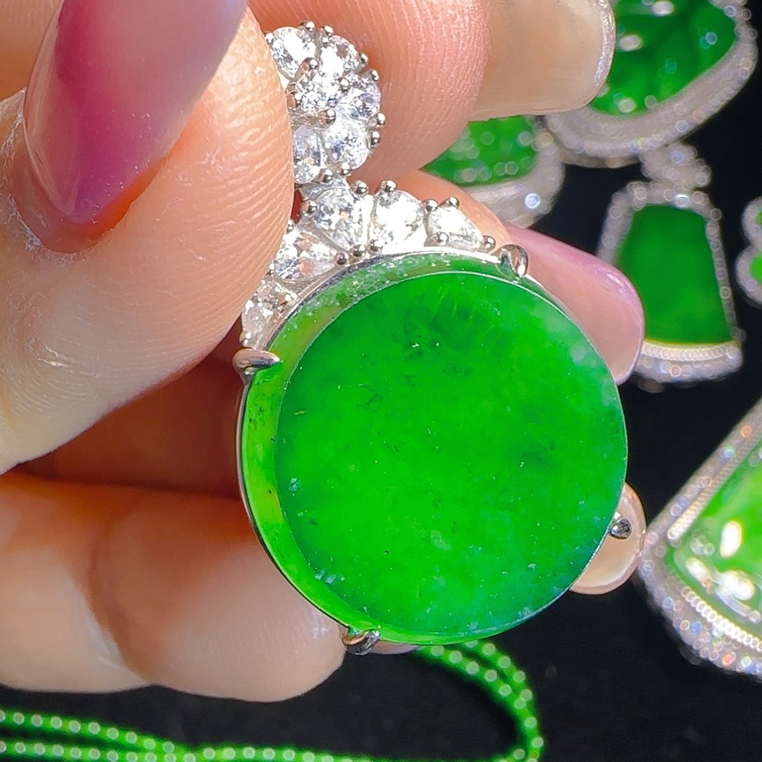 翡翠吊坠(赠链)银S925镶嵌