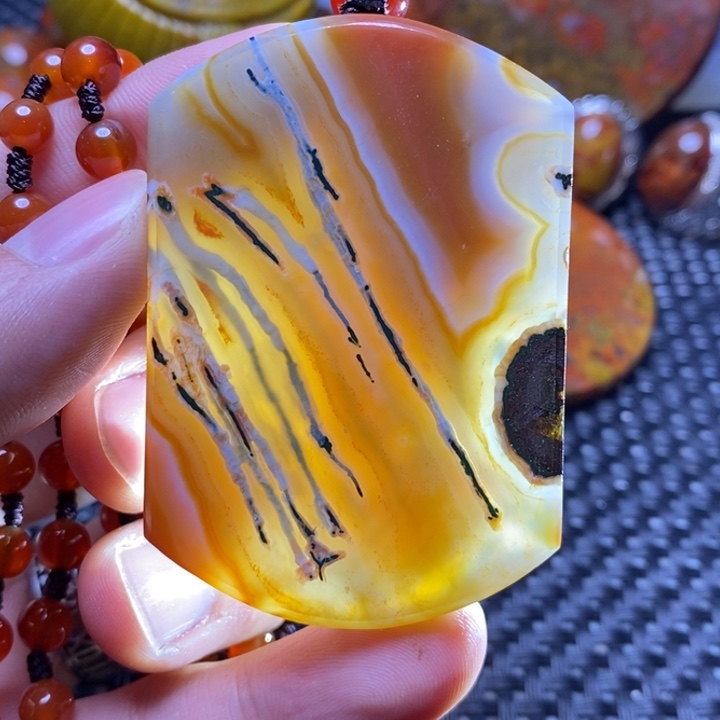 玛瑙/玉髓颈饰未镶嵌