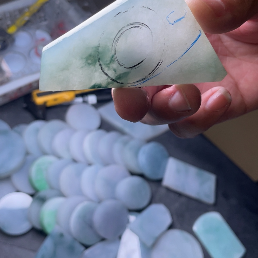 未镶嵌定制翡翠  