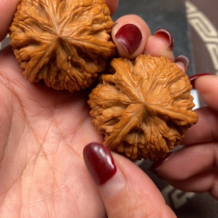 文玩核桃吊坠玉龙粗筋