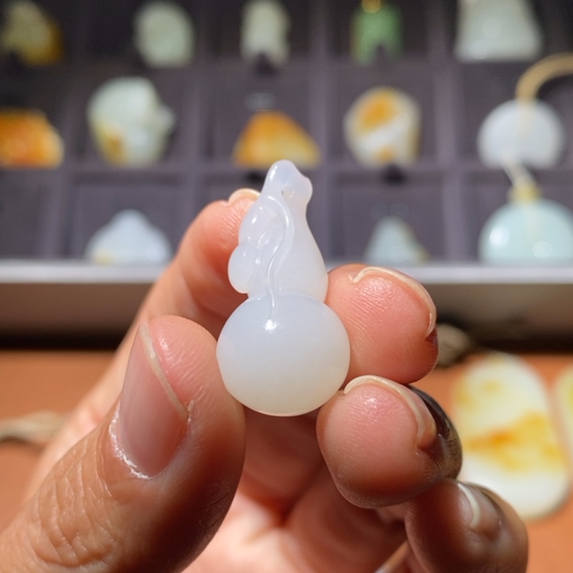 【闪购商品】吊坠(不含链)未镶嵌和田玉