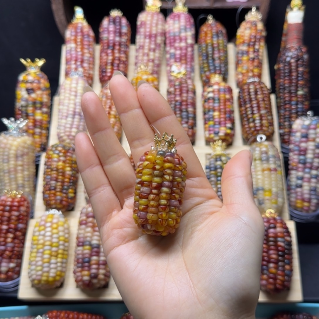 木质类七彩琉璃宝石文玩小玉米