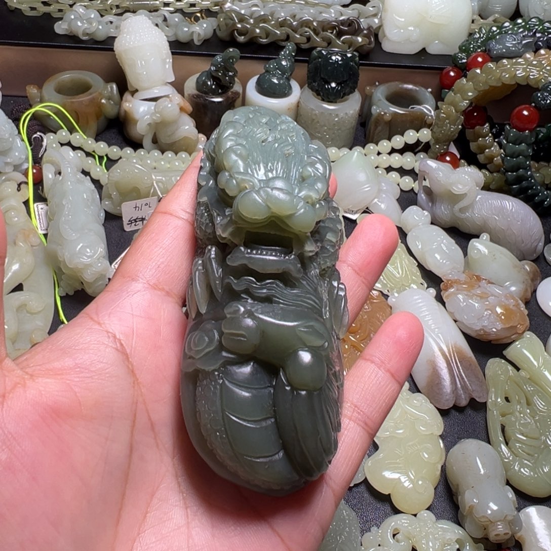 看***万和田玉（糖玉）未镶嵌颈饰