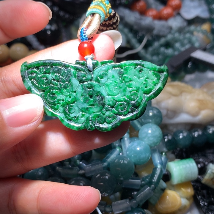 翡翠颈饰未镶嵌保真天然A货翡翠