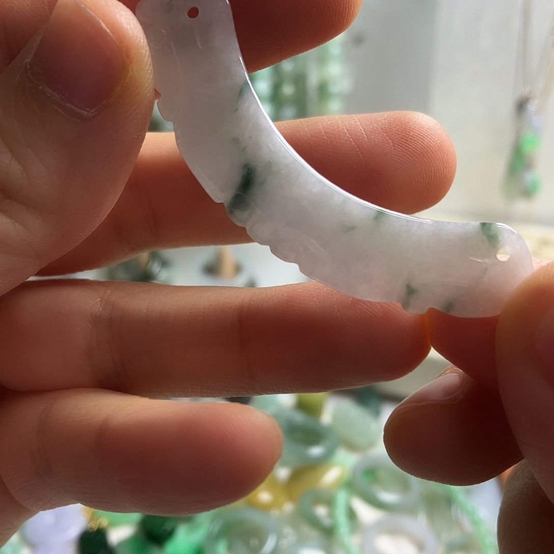 翡翠未镶嵌颈饰21