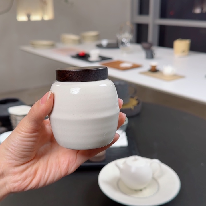 无垠茶叶罐草木灰