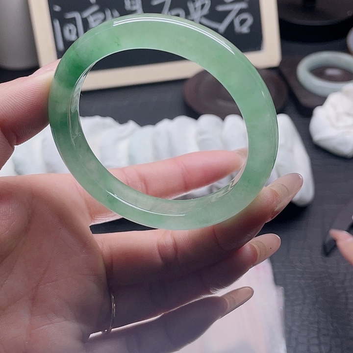 石英岩玉未镶嵌手镯23