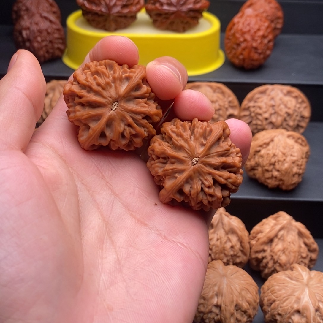 把件文玩核桃崖****着秦闷39