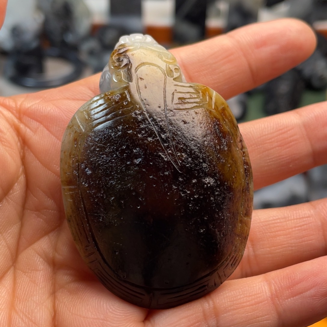 和田玉未镶嵌把件