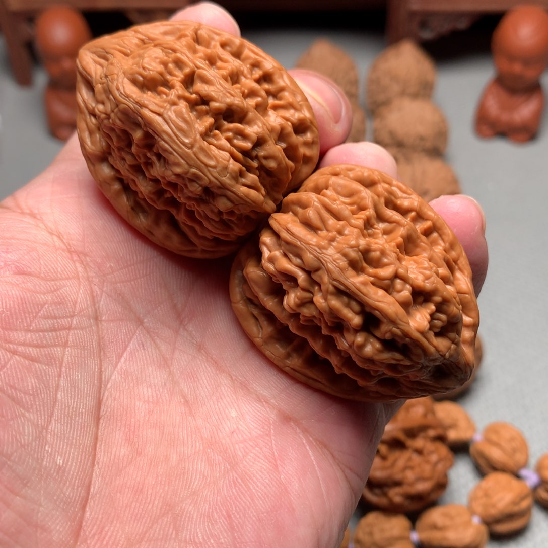 桃核吊坠虎头王核桃