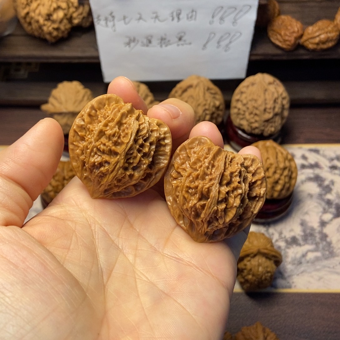 文玩核桃把件全品野生桃心38