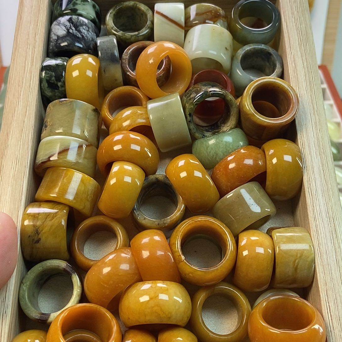 蛇纹石玉手镯未镶嵌多样性发货