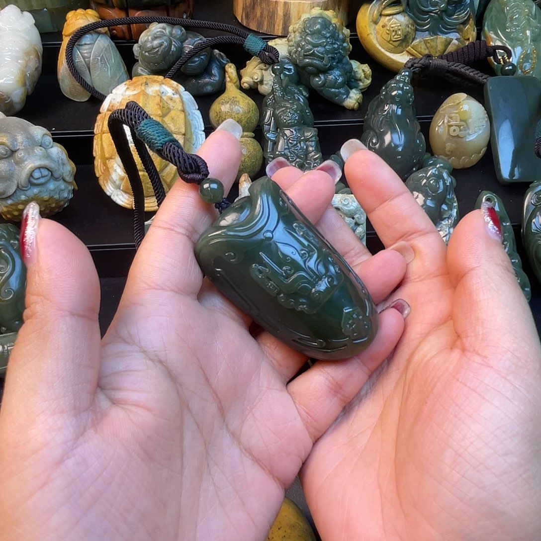祈***心透闪石质玉未镶嵌手链