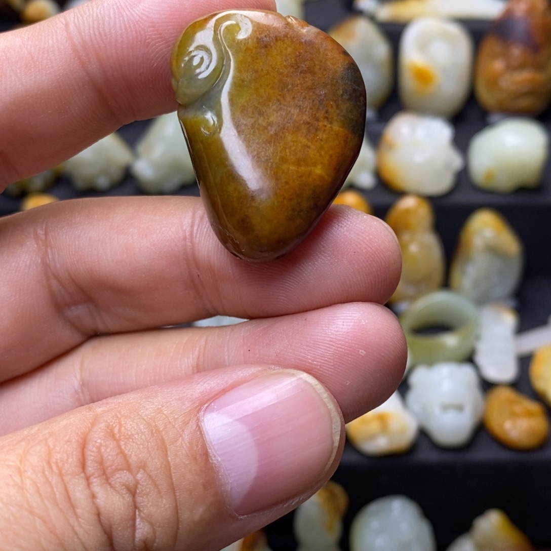 和田玉未镶嵌挂件