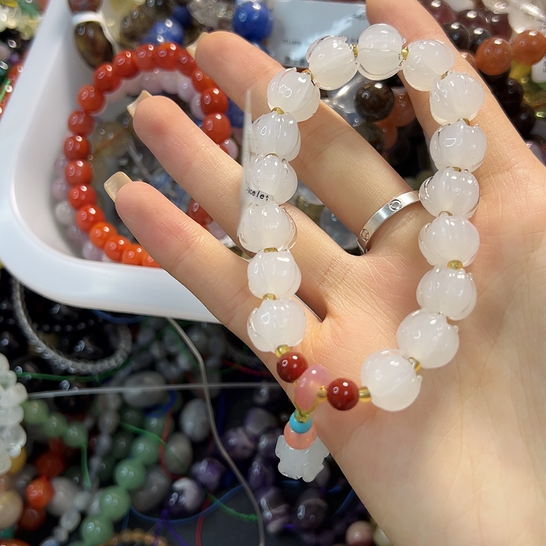 玛瑙/玉髓未镶嵌珠宝半成品白莲花珠一串
