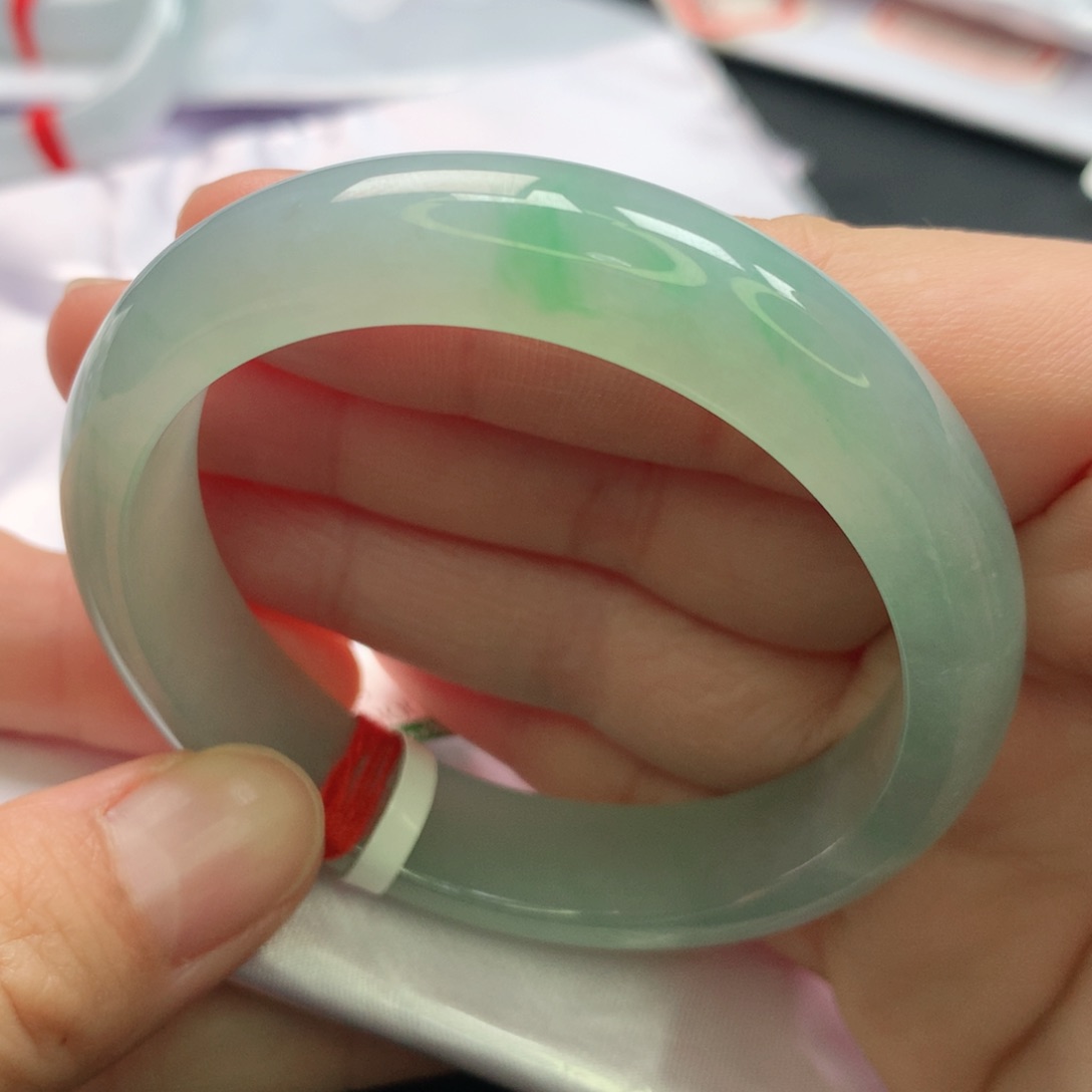 翡翠手镯未镶嵌5051圈