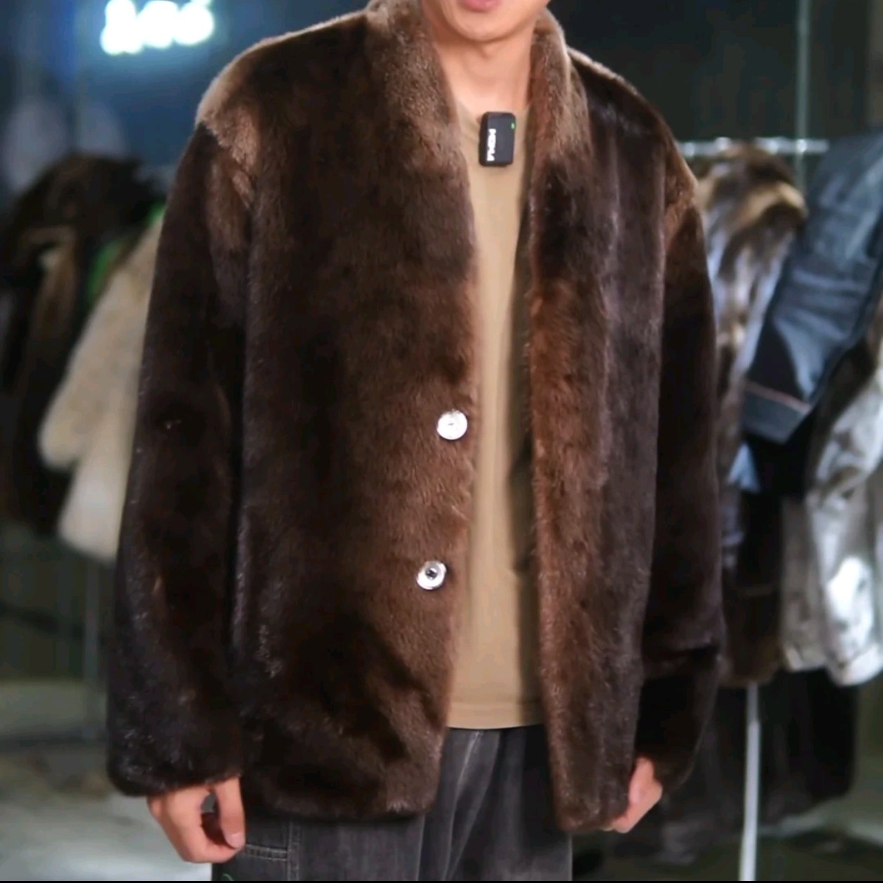 珍稀皮草进口北美水貂科ta属马赫根尼色V领纽扣男士水貂皮草大衣