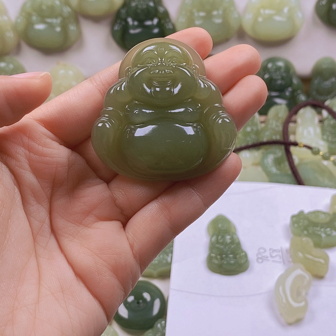 知***乐和田玉未镶嵌颈饰