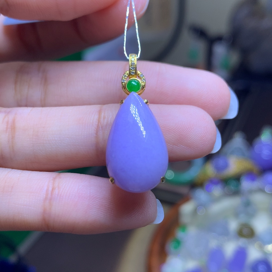 翡翠颈饰18K金镶嵌翡翠