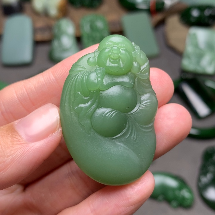 ****7和田玉未镶嵌颈饰