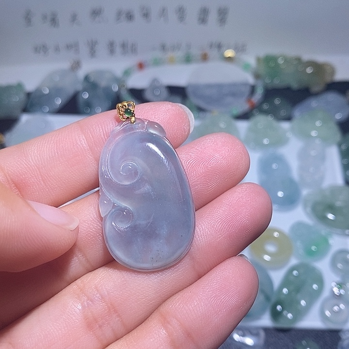 颈饰未镶嵌翡翠如意