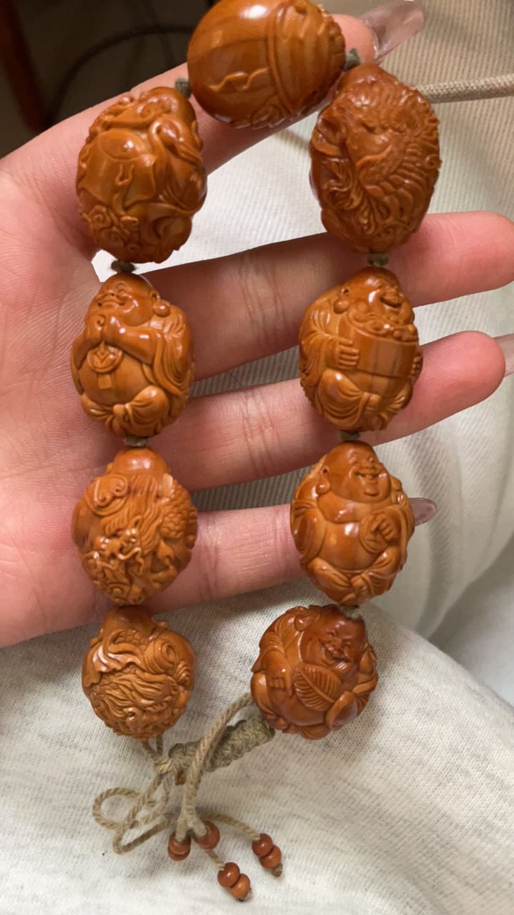 橄榄核雕刻文玩作品