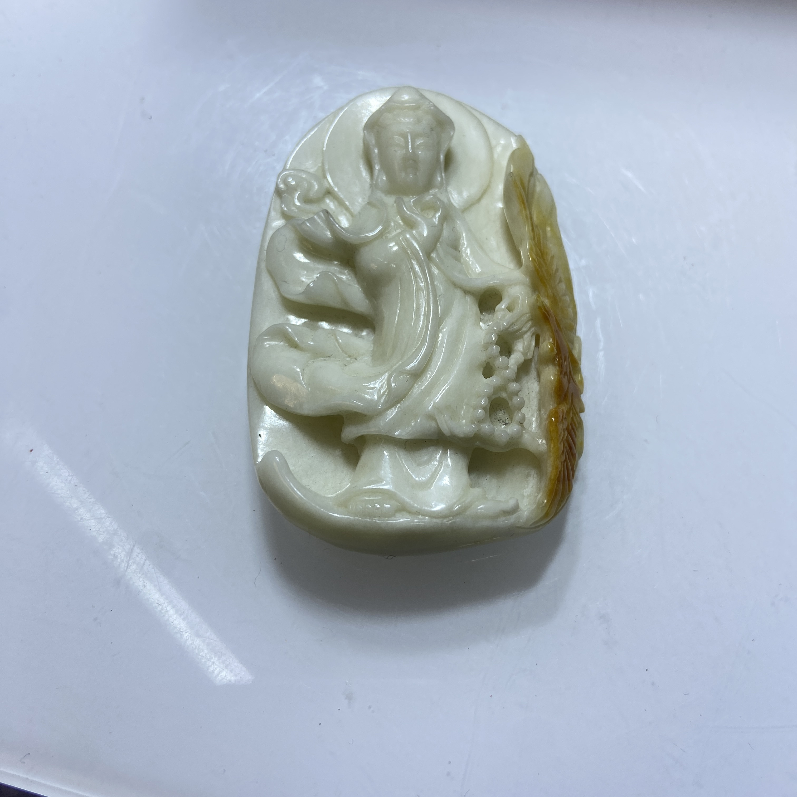 岫玉俏色巧雕花玉骨头白料手工精雕观音绶带鸟吊坠仿古