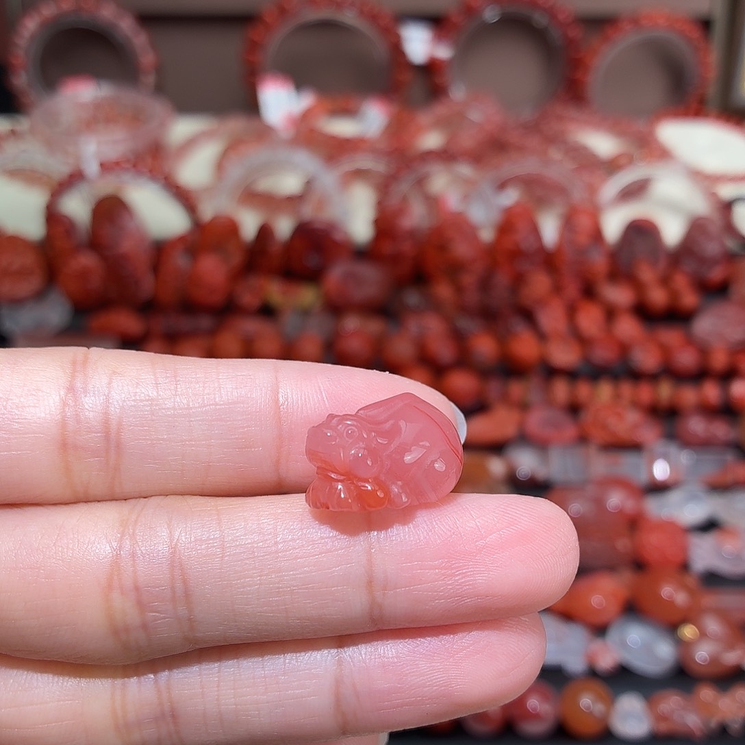 南红玛瑙未镶嵌颈饰