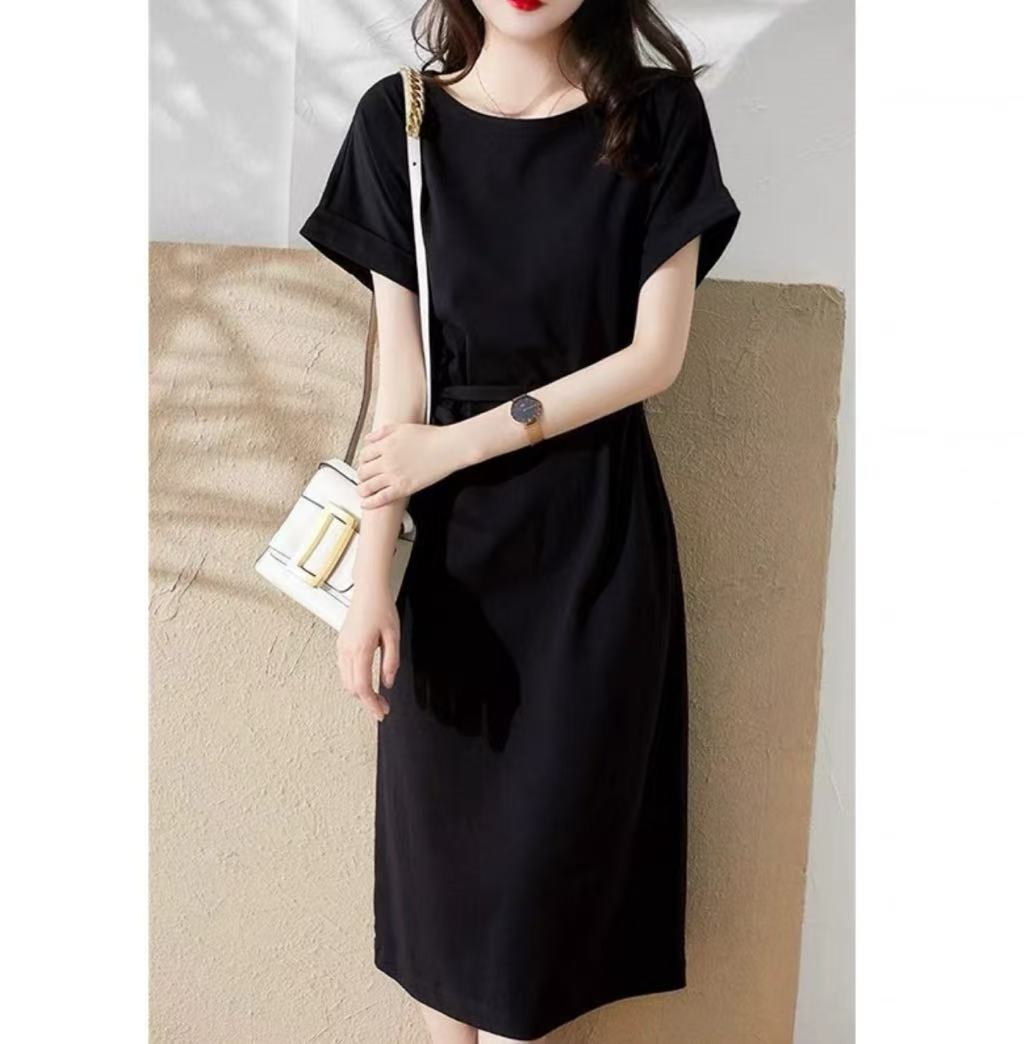 新款收腰小黑裙显瘦气质