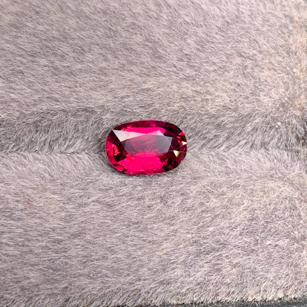 天然卢比来碧玺1.57克拉尺寸6*9.2