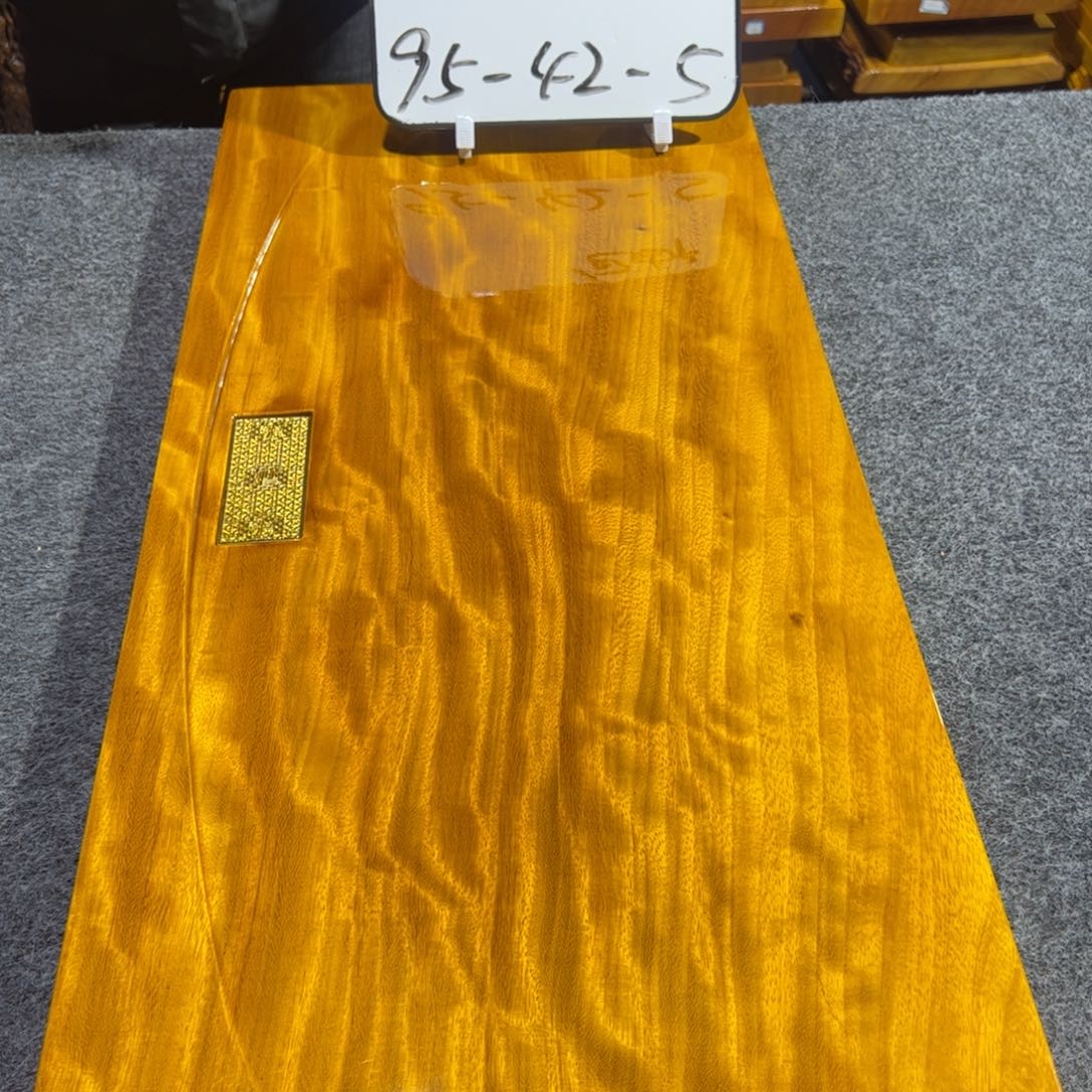 从****缅甸大叶金丝楠实木茶盘