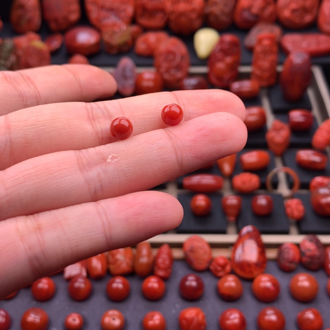 南红玛瑙未镶嵌川料原矿圆珠对珠6mm