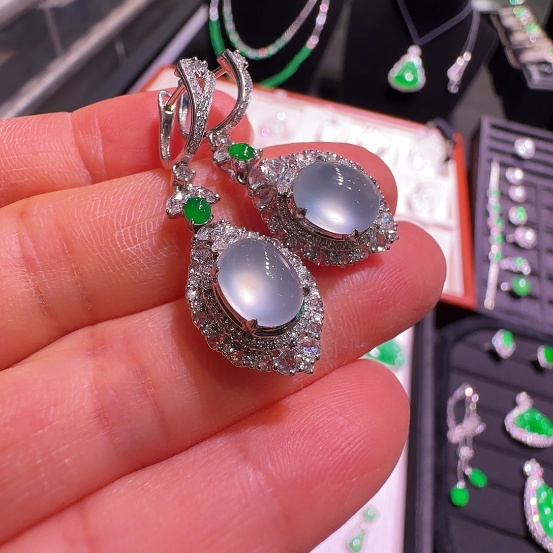 翡翠18K金镶嵌耳饰