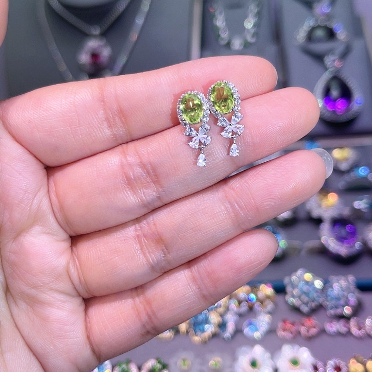 【闪购商品】橄榄石耳饰银S925镶嵌