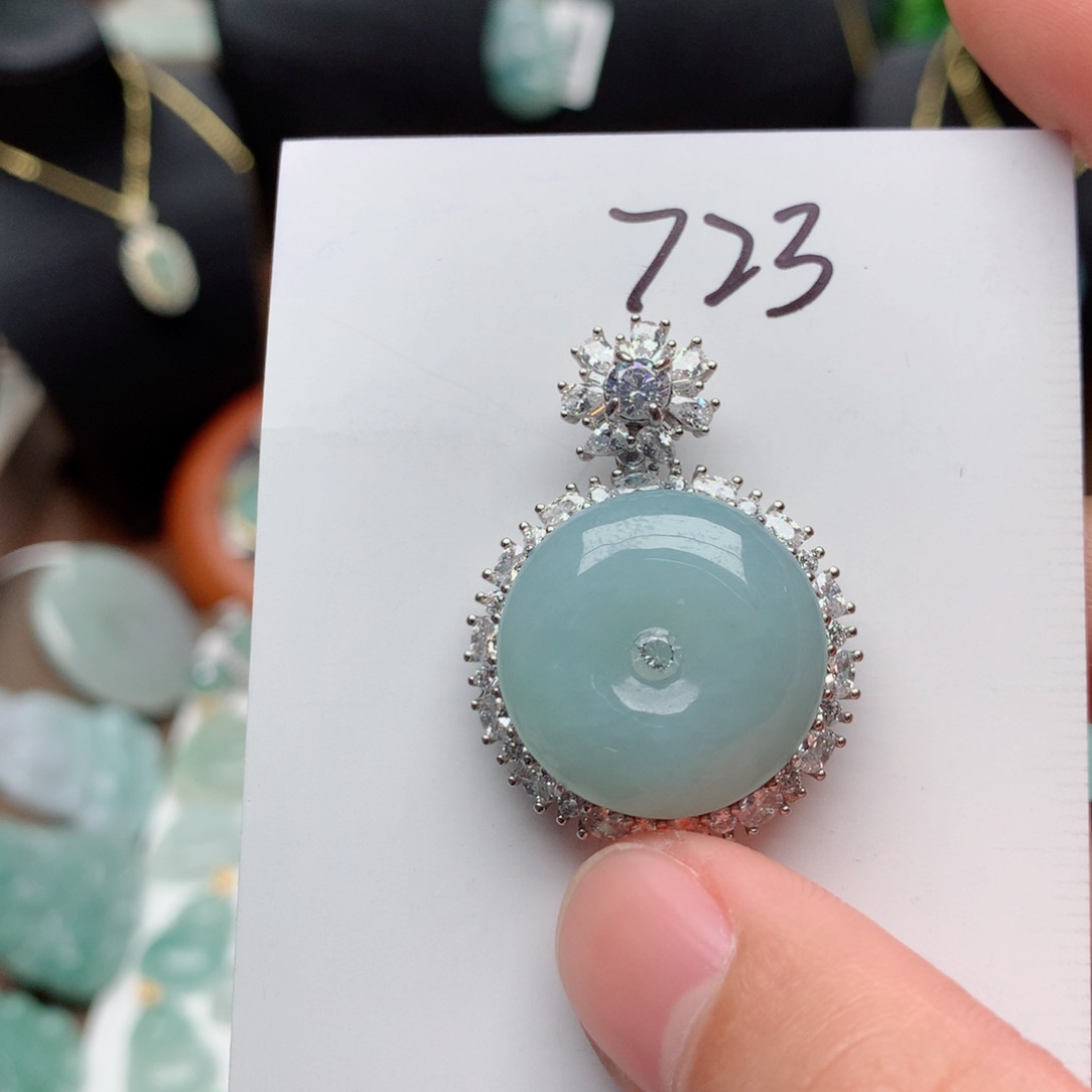 翡翠颈饰银S925镶嵌吊坠