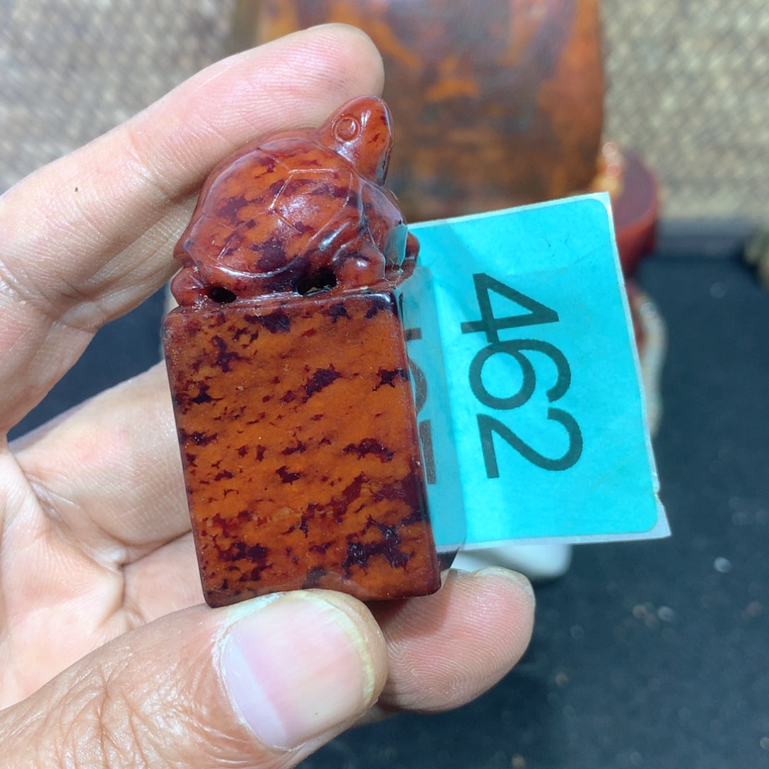 透闪石-蛇纹石玉未镶嵌颈饰