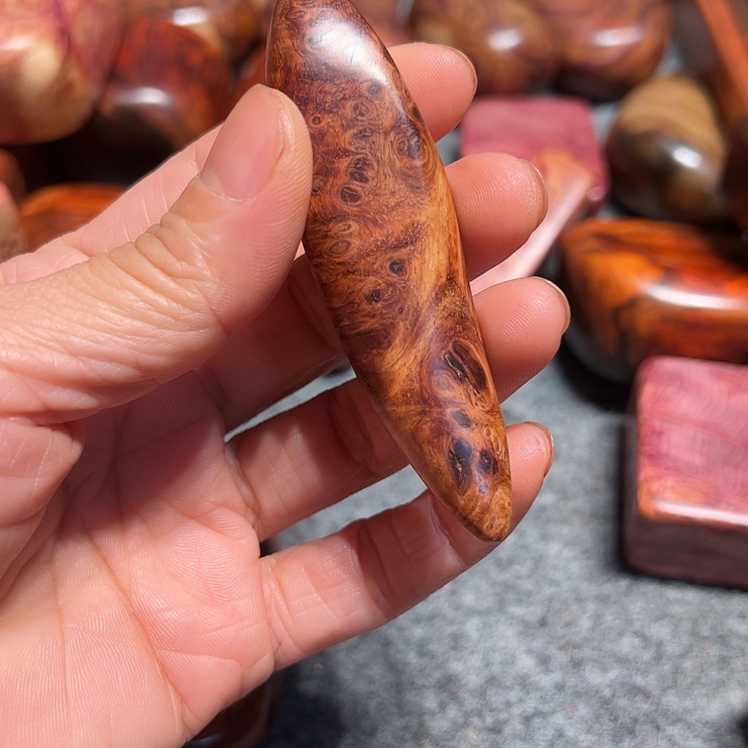 臭***猫交趾黄檀（大红酸枝）