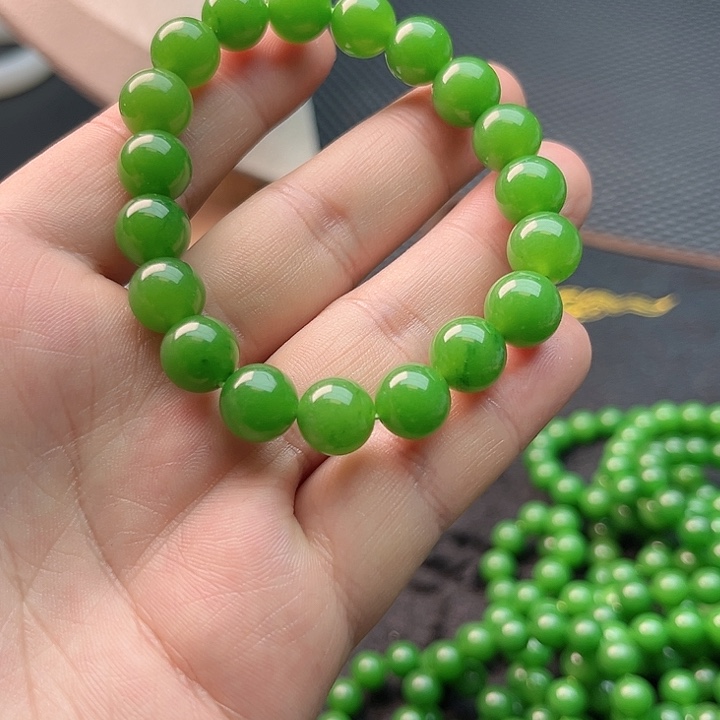 翡翠颈饰未镶嵌啊啊