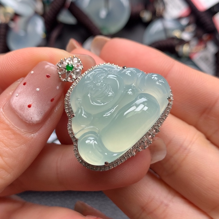 翡翠颈饰18K金镶嵌翡翠饰品