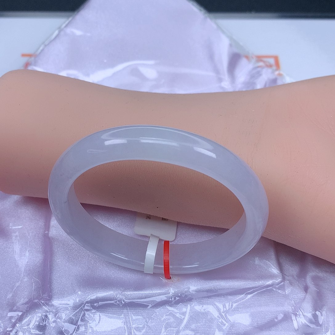 【闪购商品】未镶嵌手镯（贵妃镯）翡翠，53