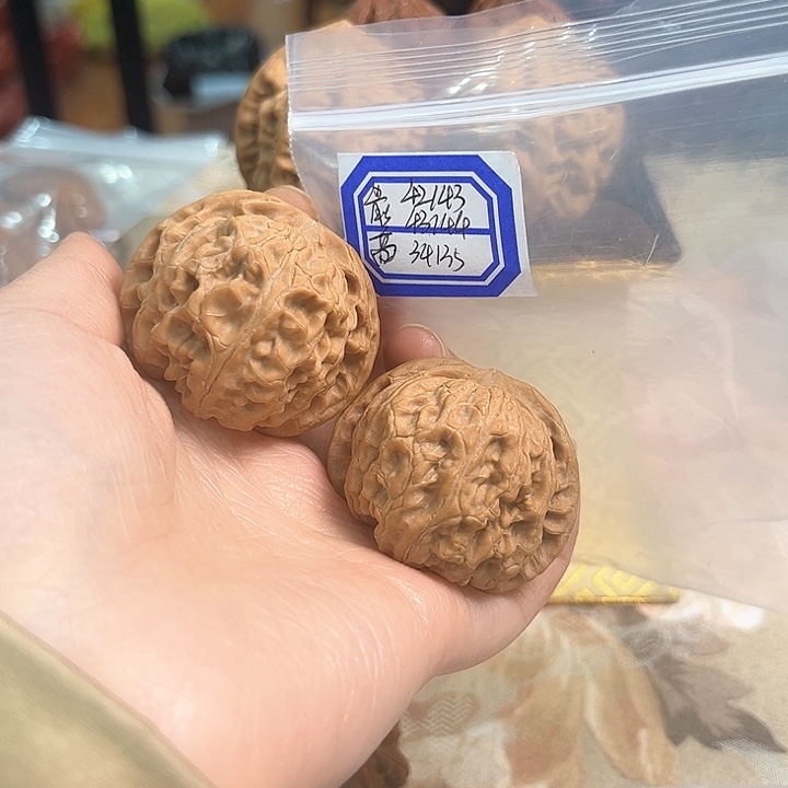 文玩核桃把件苹果园