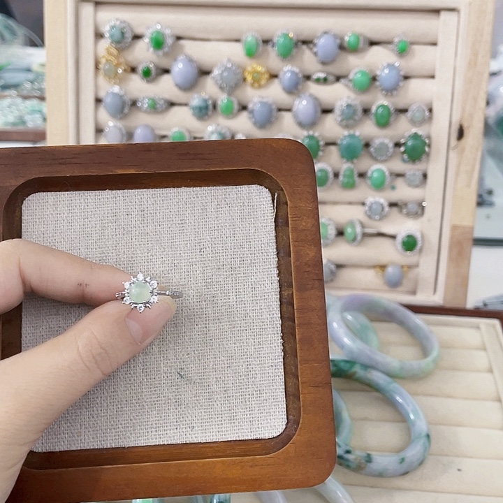 翡翠未镶嵌颈饰天然翡翠Ａ货