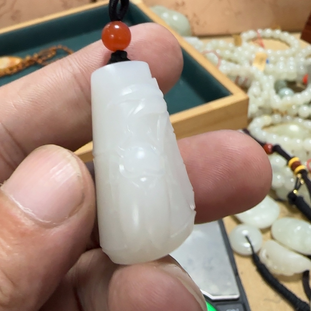 无***忧和田玉未镶嵌挂件